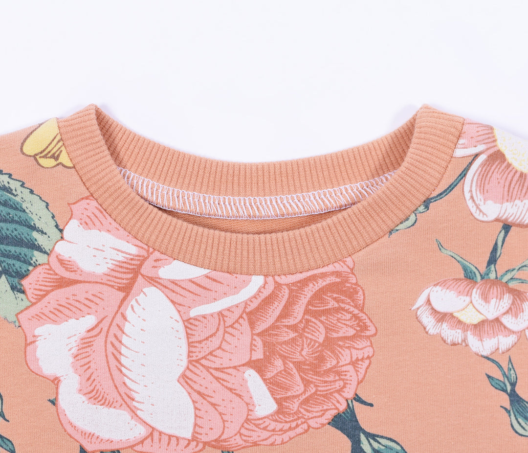 Sewing a neckline with neckband